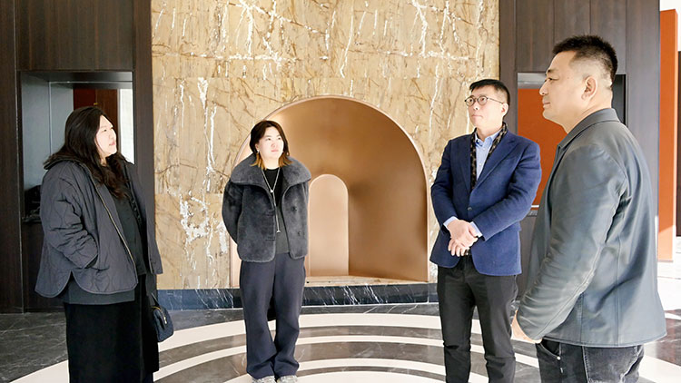 中国服装设计师协会领导莅临伟智集团检查指导工作 第 4 张