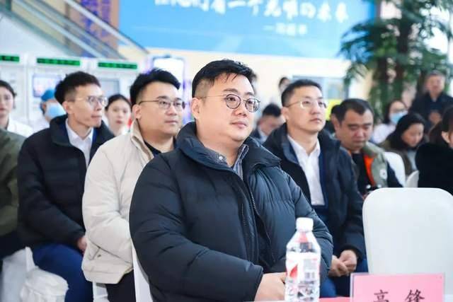 鲁南眼科成人验光配镜门诊盛大开诊，携手蔡司开启视觉新篇章  第 3 张