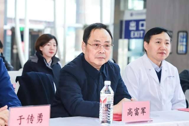 鲁南眼科成人验光配镜门诊盛大开诊，携手蔡司开启视觉新篇章  第 9 张