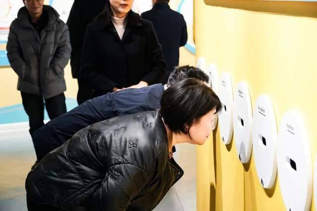 鲁南眼科成人验光配镜门诊盛大开诊，携手蔡司开启视觉新篇章  第 17 张